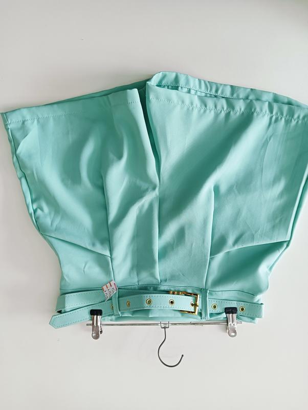 SHORT SASTRERO CINTO DORADO